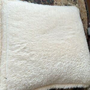 Ugg pillow reversible white / pink